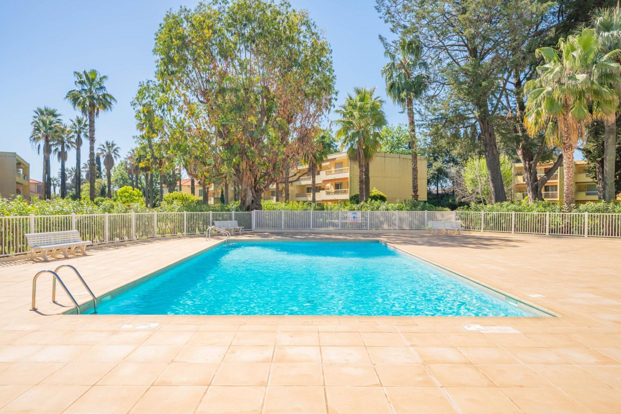 Spacious Apartment At A 5 Min Walk From The Beach Antibes Exterior photo